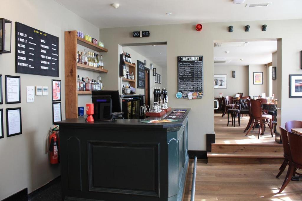 The Mitre Inn 내어스버러 외부 사진