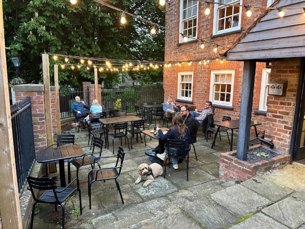 The Mitre Inn 내어스버러 외부 사진