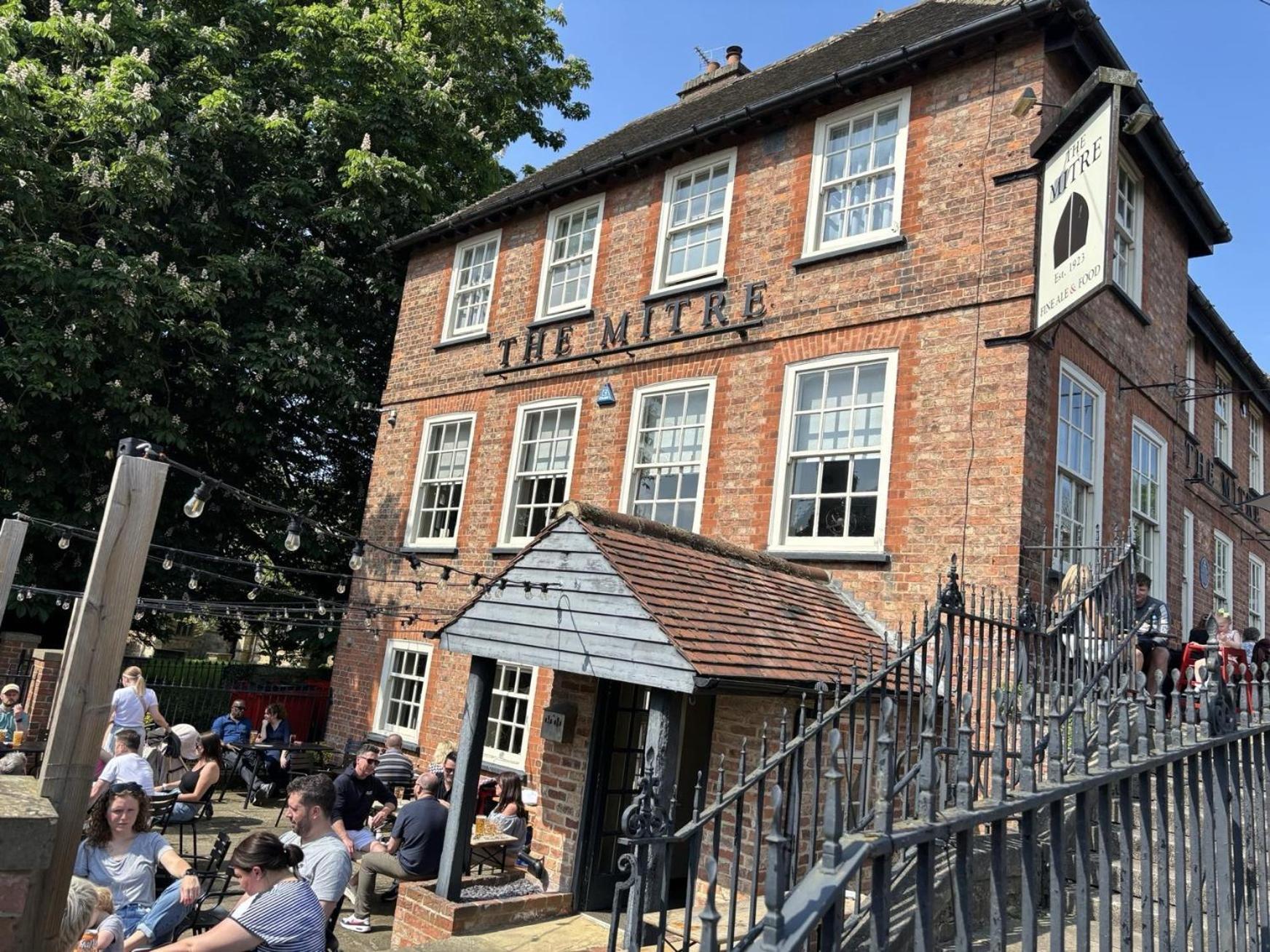 The Mitre Inn 내어스버러 외부 사진