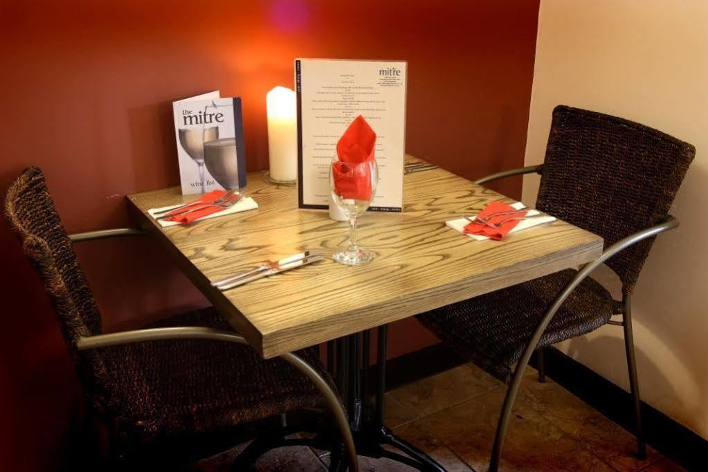 The Mitre Inn 내어스버러 외부 사진